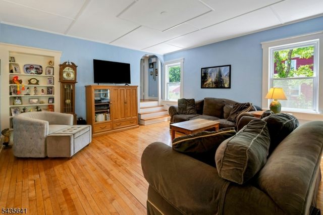 331 Chestnut St, Long Hill Twp., NJ 07980
