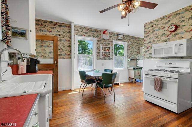 331 Chestnut St, Long Hill Twp., NJ 07980