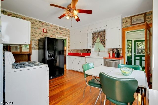 331 Chestnut St, Long Hill Twp., NJ 07980