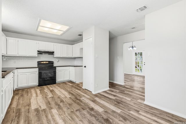 13834 E Hillside Dr, San Antonio, TX 78249