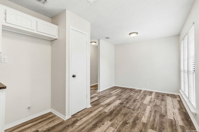 13834 E Hillside Dr, San Antonio, TX 78249