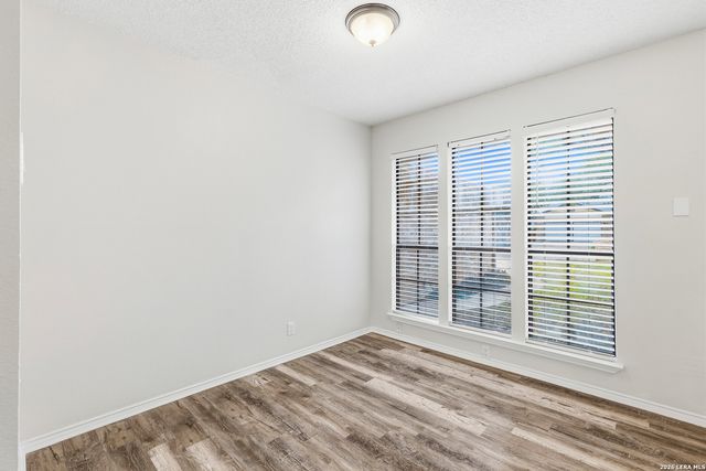 13834 E Hillside Dr, San Antonio, TX 78249