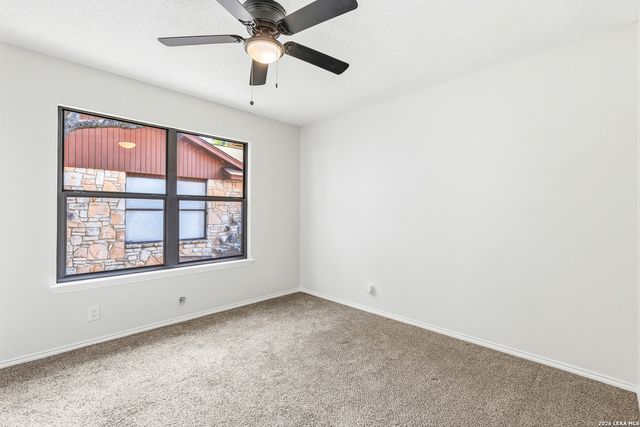 13834 E Hillside Dr, San Antonio, TX 78249