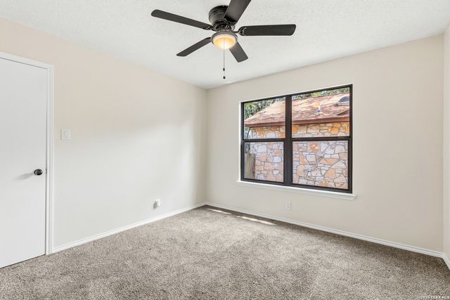 13834 E Hillside Dr, San Antonio, TX 78249