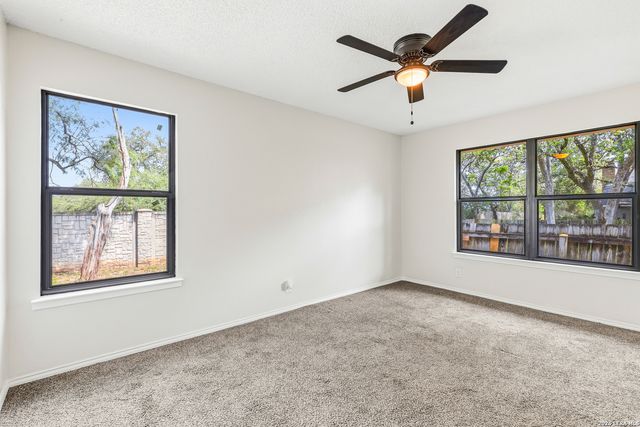 13834 E Hillside Dr, San Antonio, TX 78249