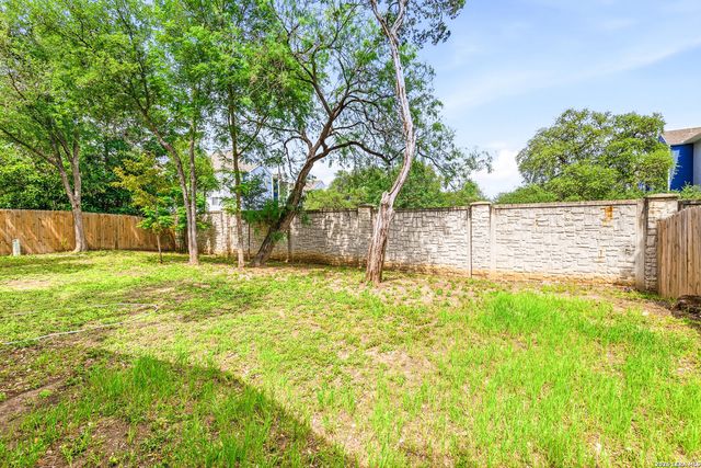 13834 E Hillside Dr, San Antonio, TX 78249