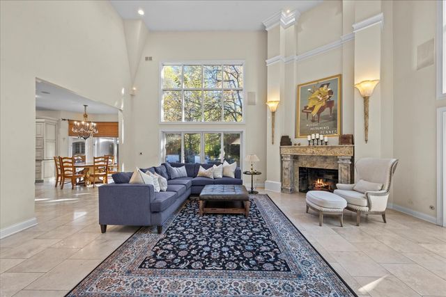 1315 Abington Cambs Drive, Lake Forest, IL 60045