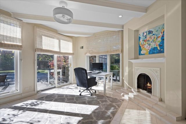 1315 Abington Cambs Drive, Lake Forest, IL 60045