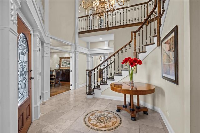 1315 Abington Cambs Drive, Lake Forest, IL 60045