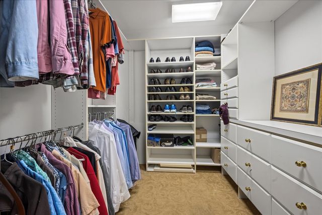 1315 Abington Cambs Drive, Lake Forest, IL 60045