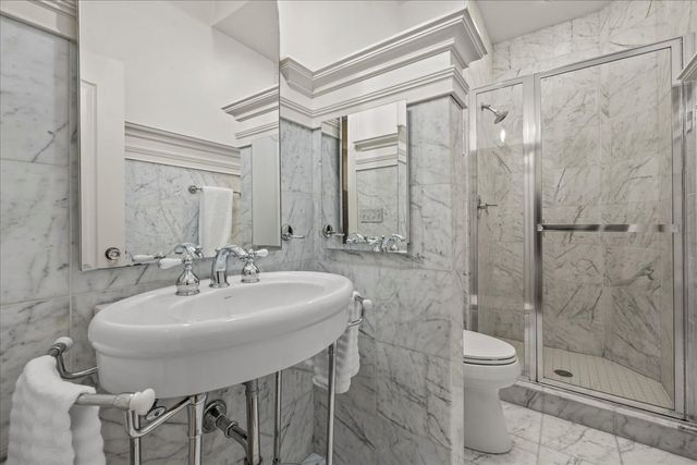 1315 Abington Cambs Drive, Lake Forest, IL 60045