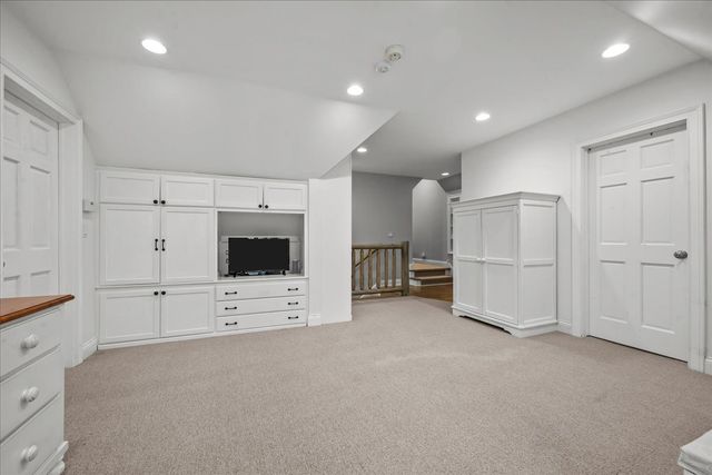 1315 Abington Cambs Drive, Lake Forest, IL 60045