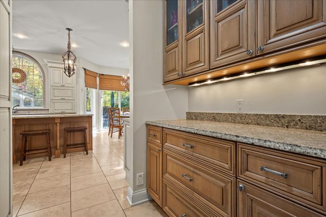 1315 Abington Cambs Drive, Lake Forest, IL 60045