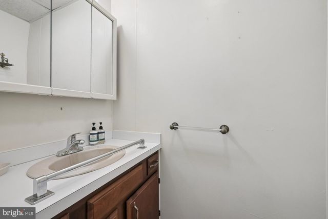 243 W 2ND ST, Moorestown, NJ 08057