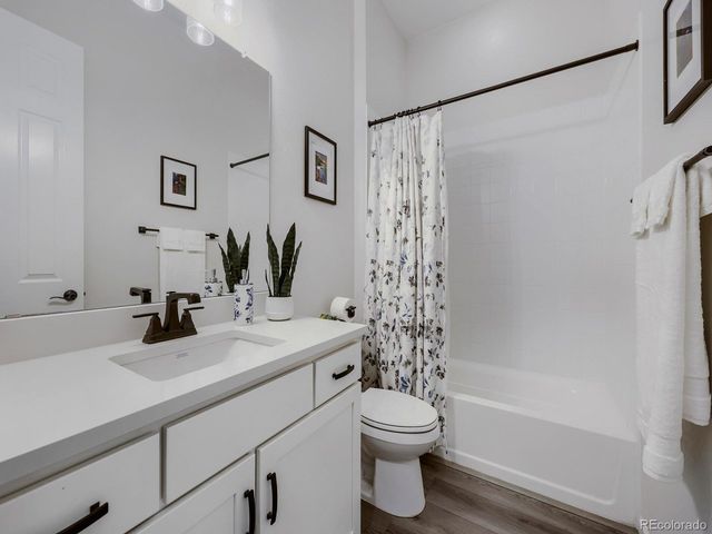 5234 Queen Ct, Arvada, CO 80002