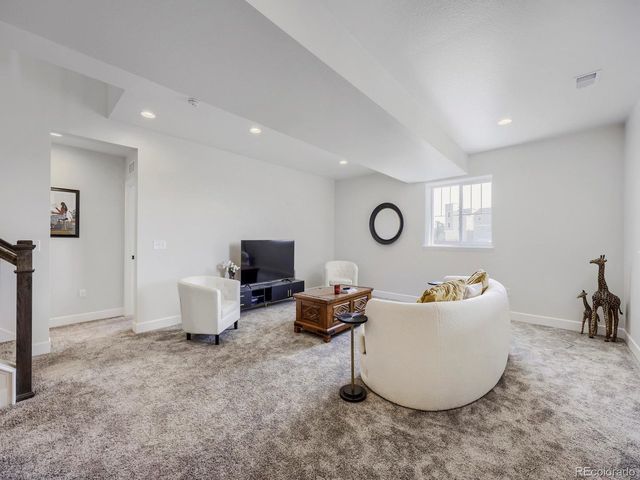 5234 Queen Ct, Arvada, CO 80002