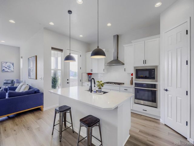 5234 Queen Ct, Arvada, CO 80002