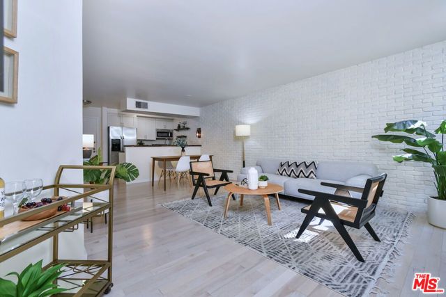 750 N Kings Road 217, West Hollywood, CA 90069