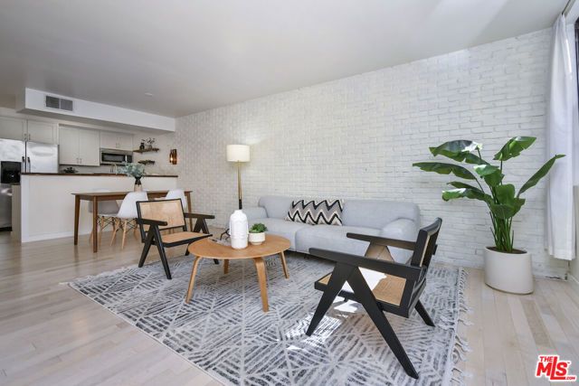 750 N Kings Road 217, West Hollywood, CA 90069