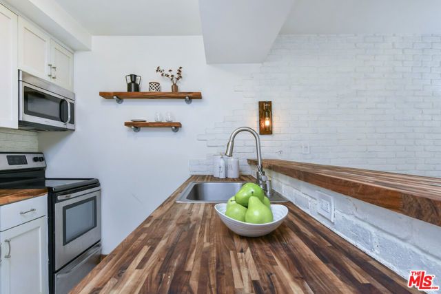 750 N Kings Road 217, West Hollywood, CA 90069