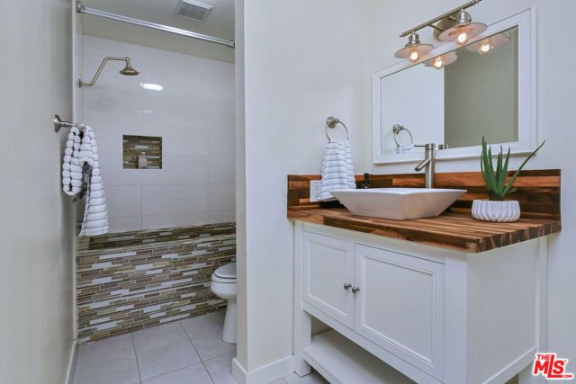 750 N Kings Road 217, West Hollywood, CA 90069