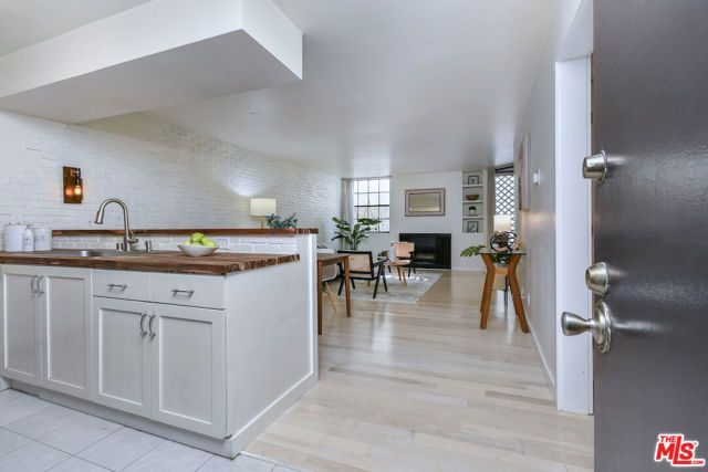 750 N Kings Road 217, West Hollywood, CA 90069