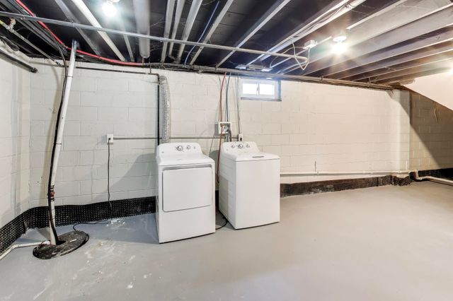 5024 E 73rd Avenue, Merrillville, IN 46410