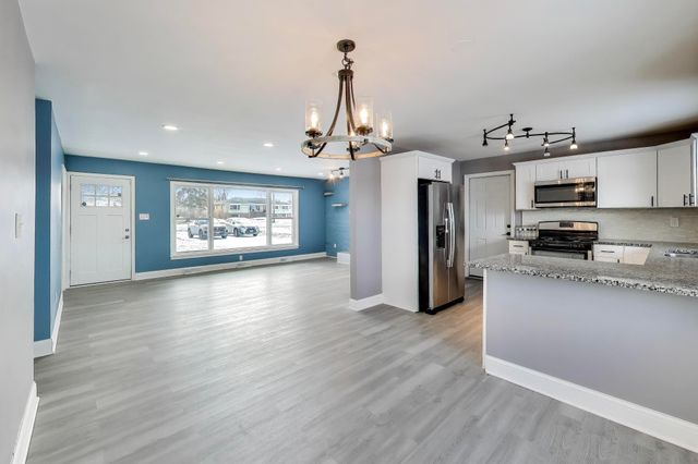 5024 E 73rd Avenue, Merrillville, IN 46410