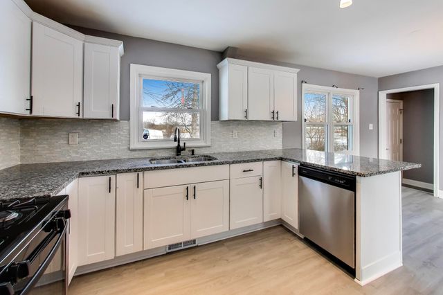 5024 E 73rd Avenue, Merrillville, IN 46410