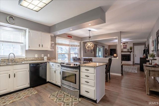 7611 Nottingham Drive, Newburgh, IN 47630