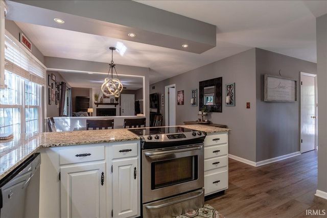 7611 Nottingham Drive, Newburgh, IN 47630