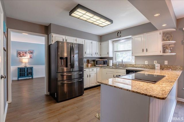 7611 Nottingham Drive, Newburgh, IN 47630