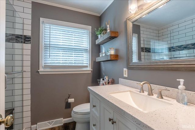 7611 Nottingham Drive, Newburgh, IN 47630