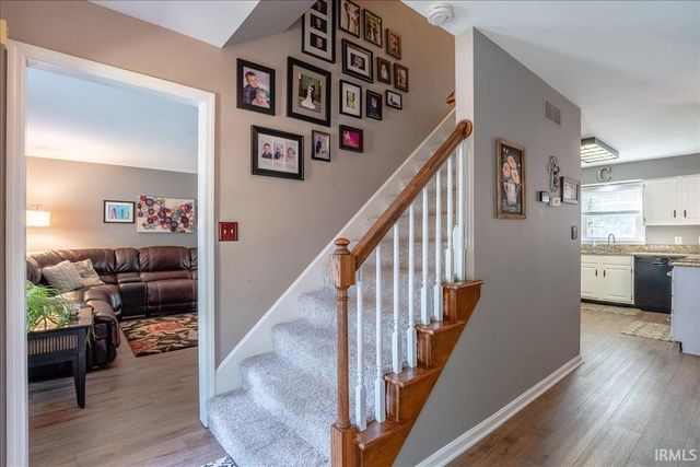 7611 Nottingham Drive, Newburgh, IN 47630