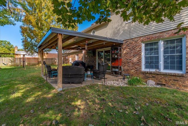 7611 Nottingham Drive, Newburgh, IN 47630