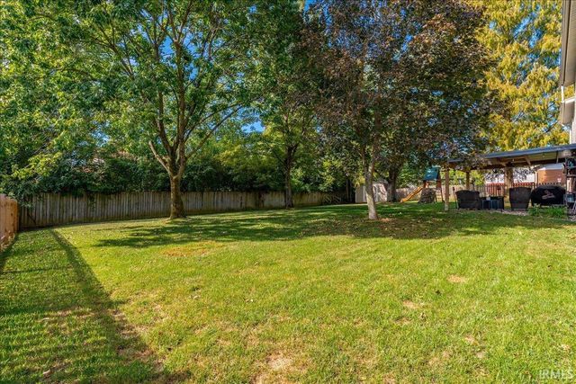 7611 Nottingham Drive, Newburgh, IN 47630