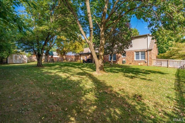 7611 Nottingham Drive, Newburgh, IN 47630