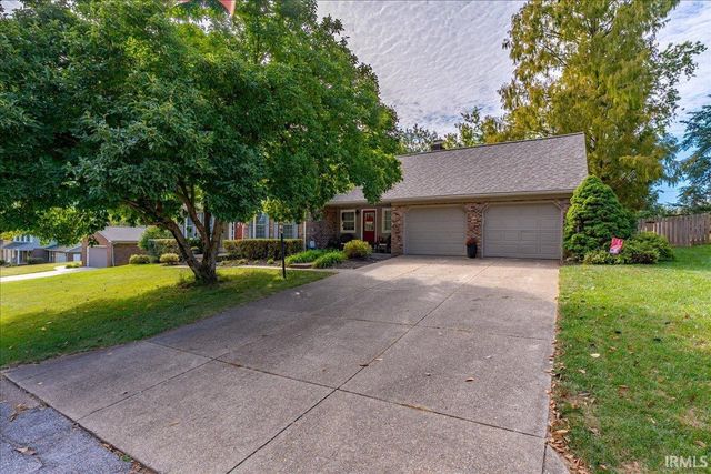 7611 Nottingham Drive, Newburgh, IN 47630