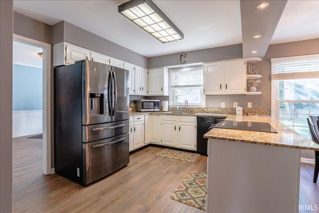 7611 Nottingham Drive, Newburgh, IN 47630