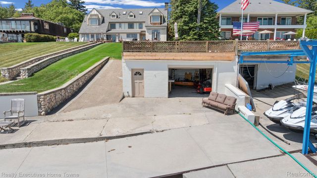 8308 Lakeshore, Burtchville Township, MI 48059