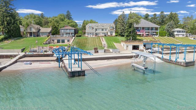 8308 Lakeshore, Burtchville Township, MI 48059