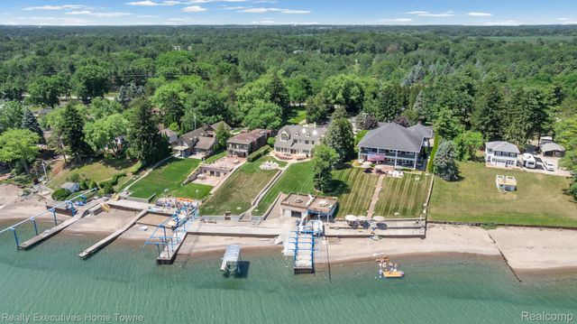 8308 Lakeshore, Burtchville Township, MI 48059