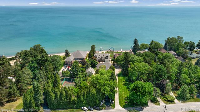 8308 Lakeshore, Burtchville Township, MI 48059