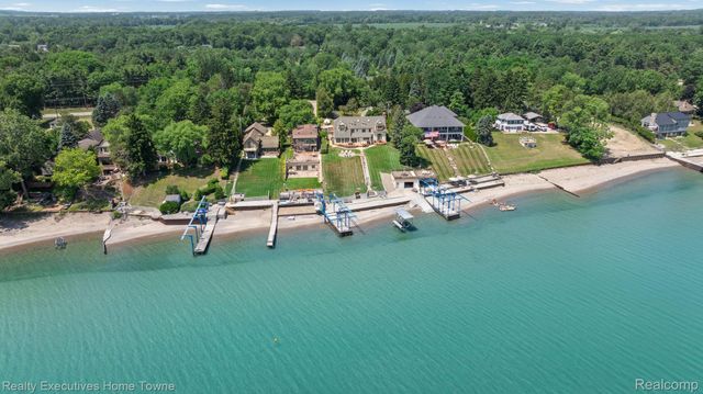 8308 Lakeshore, Burtchville Township, MI 48059