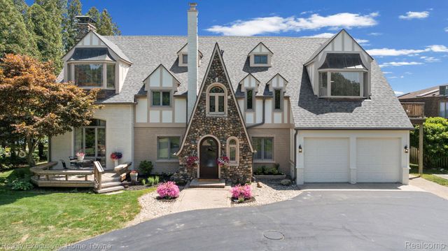 8308 Lakeshore, Burtchville Township, MI 48059
