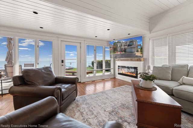 8308 Lakeshore, Burtchville Township, MI 48059