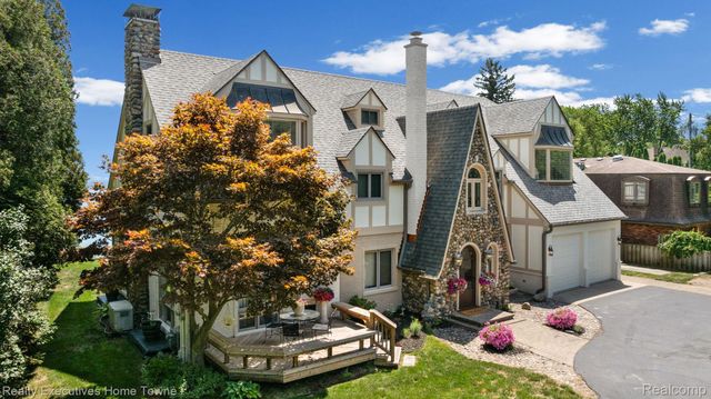 8308 Lakeshore, Burtchville Township, MI 48059