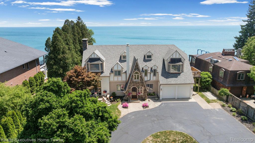 8308 Lakeshore, Burtchville Township, MI 48059