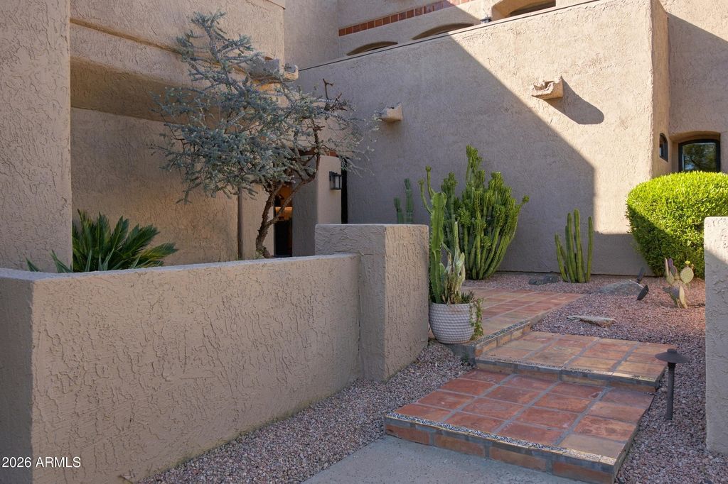 2626 E ARIZONA BILTMORE Circle 18, Phoenix, AZ 85016 — exterior