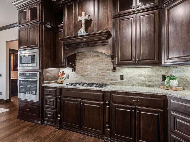 15821 SW 26th Street, El Reno, OK 73036